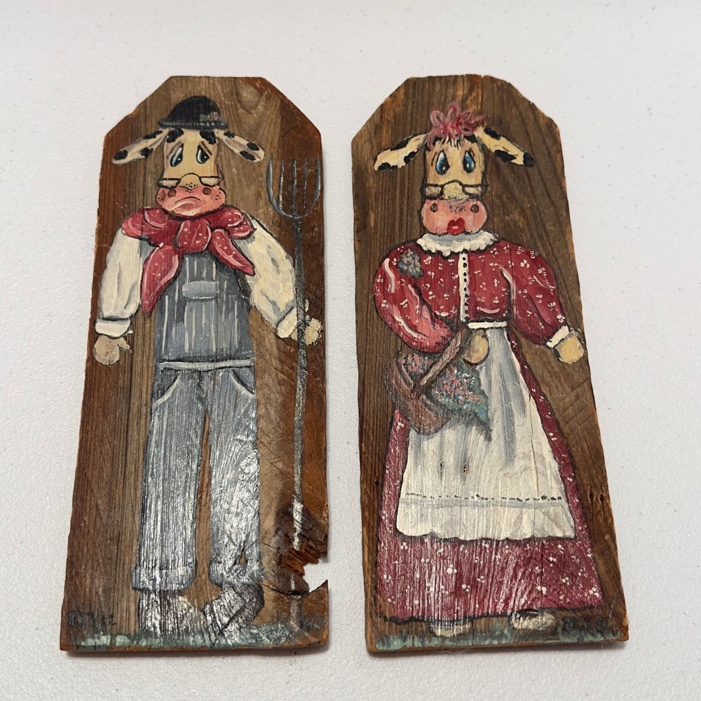 GG16 Set of 2 Hand painted plaques rustic cow bull dressed farm animal